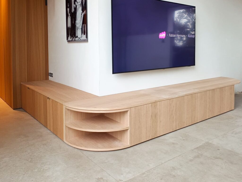 houten kast op maat leefruimte tv meubel schrijnwerker